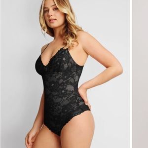 NWT Popilush Sexy Lace Deep-V Neck Bodysuit - S